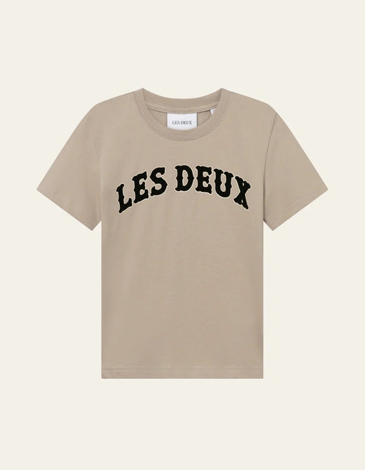 les deux tshirt dark sand flocage ( velour vert )